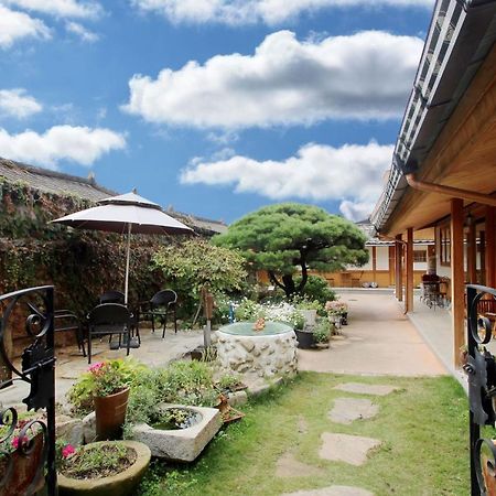 Moran Guesthouse Jeonju Bagian luar foto